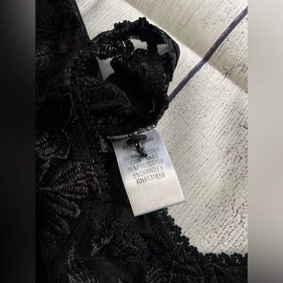 Fashinova Cute🖤Mock Neck Floral Embroidery Bodysuit. NEW without tags! - Picture 11 of 14